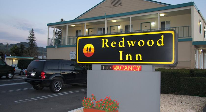 Отель Redwood Inn