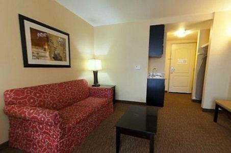 Отель Holiday Inn Express and Suites Schererville