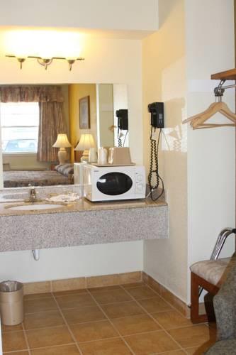 Отель Countryside Inn Sealy