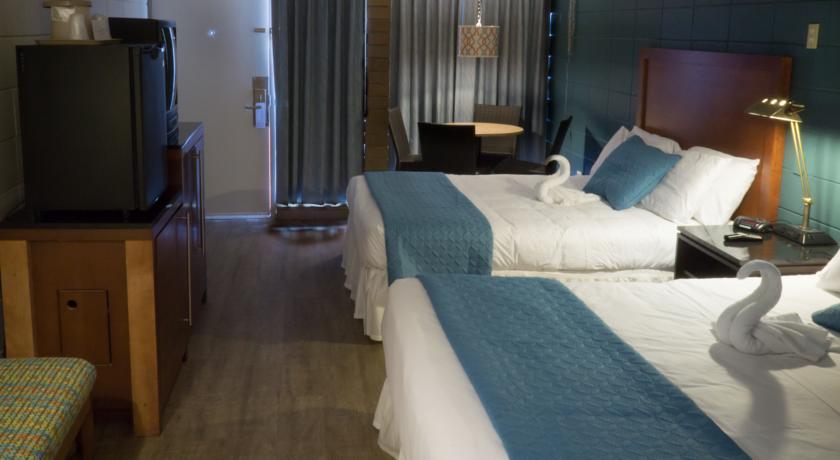 Отель Charlroy Motel