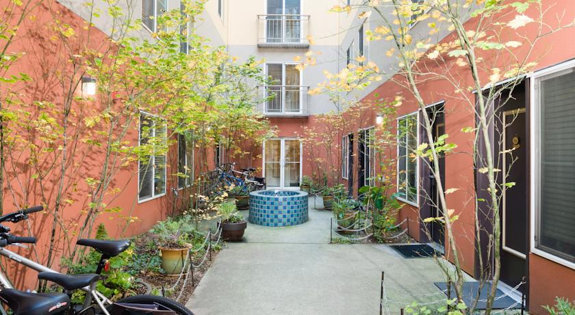 Отель Belltown Inn