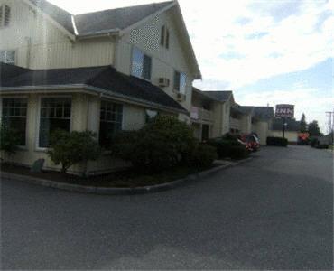 Отель Three Rivers Inn Sedro Woolley
