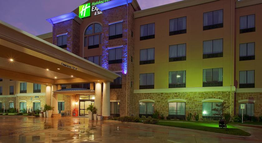 Отель Holiday Inn Express Seguin