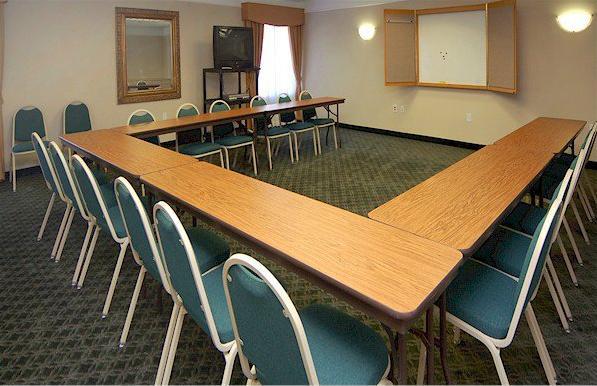Отель La Quinta Inn & Suites Seguin