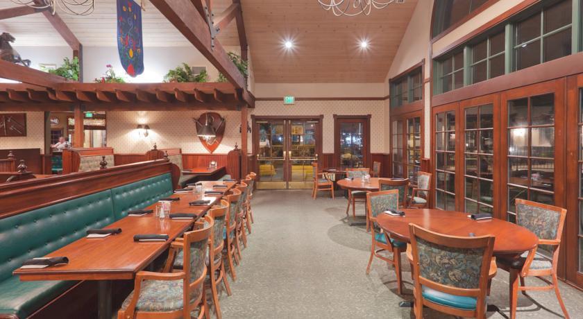 Отель Holiday Inn Selma - Swancourt