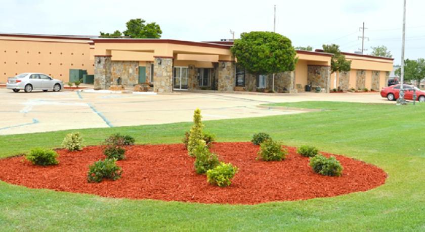 Отель Executive Inn Seminole