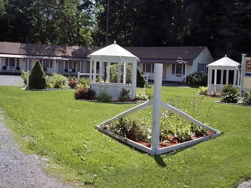 Отель Budget Inn Sharon Springs