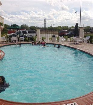 Отель Mathis Inn & Suites