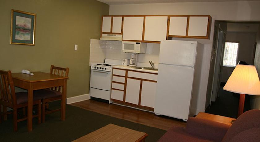 Отель Affordable Suites Shelby