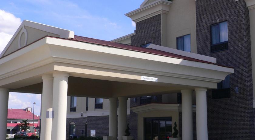 Отель Holiday Inn Express Hotel & Suites Shelbyville