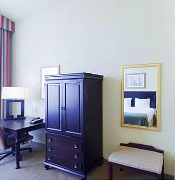 Отель Holiday Inn Express Hotel and Suites Shreveport South Park Plaza