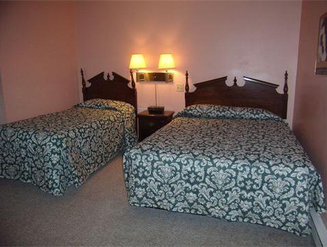 Отель Iron Horse Inn