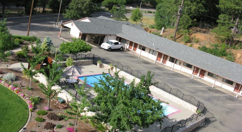Отель Mother Lode Motel