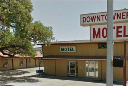Отель Downtowner Motel