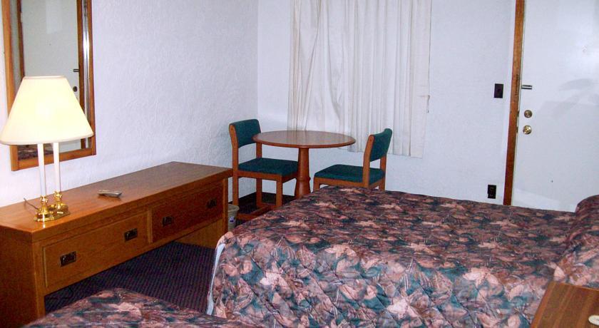 Отель Fiesta Motel