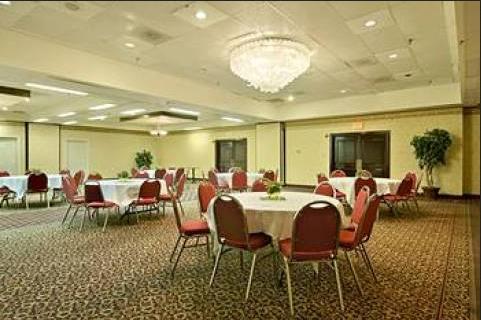 Отель Baymont Inn and Suites Port Arthur