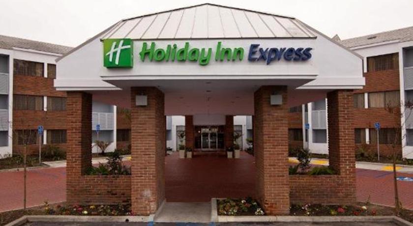 Отель Holiday Inn Express Port Hueneme