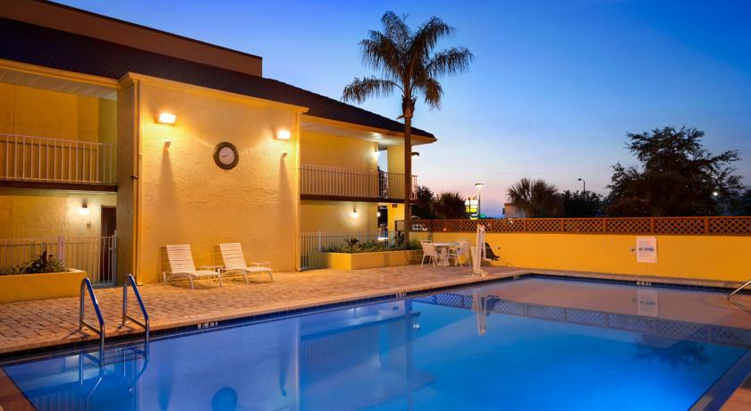 Отель Howard Johnson - Port Richey