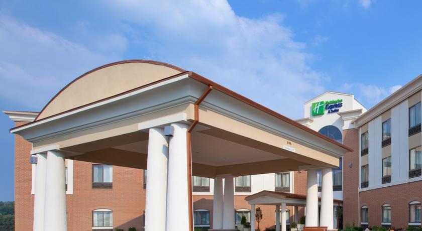 Отель Holiday Inn Express Hotel and Suites Akron South-Airport Area