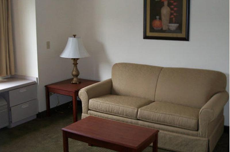 Отель Brookshire Inn and Suites