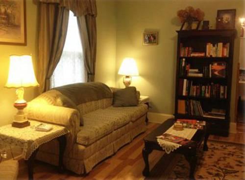 Мини-отель Cadiz Street Bed and Breakfast