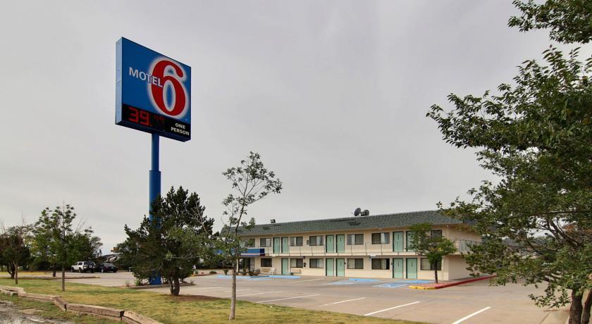 Отель Motel 6 Raton