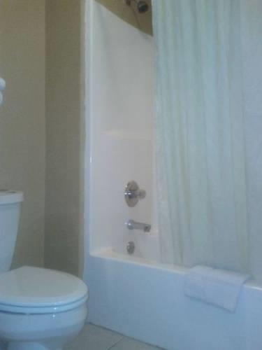 Отель Garden Inn and Suites