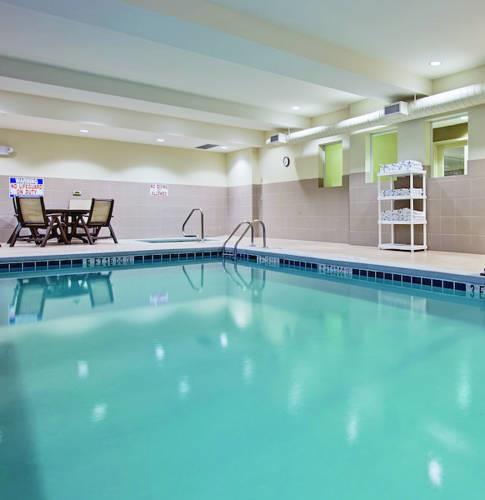 Отель La Quinta Inn & Suites Lancaster