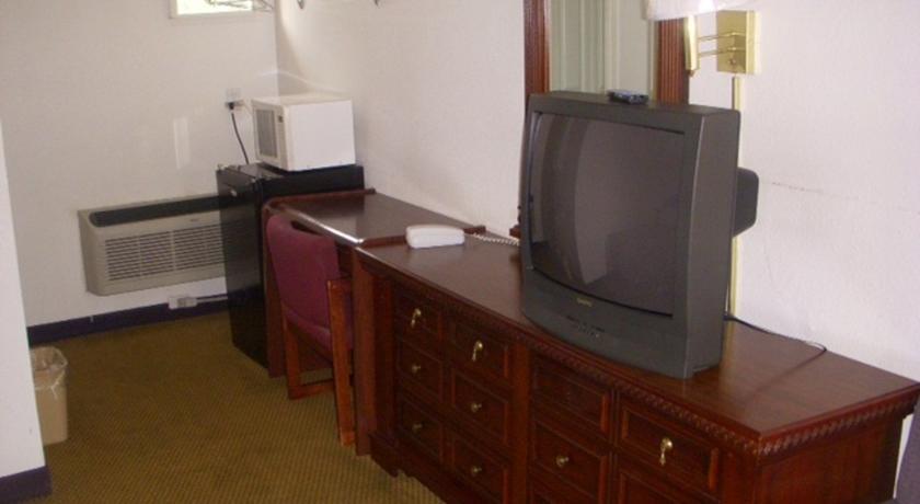 Отель Economy Inn Ruidoso Downs