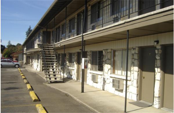 Отель The Village Motel