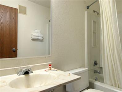 Отель Americas Best Value Inn St. Joseph