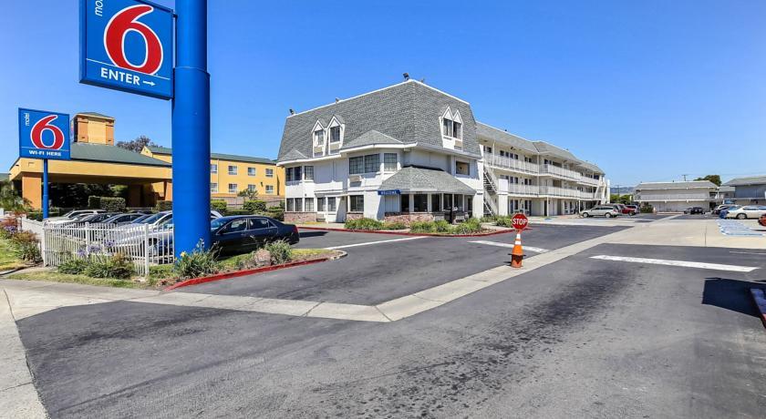 Отель Motel 6 Oakland Airport