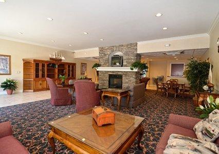 Отель Comfort Suites Oakley