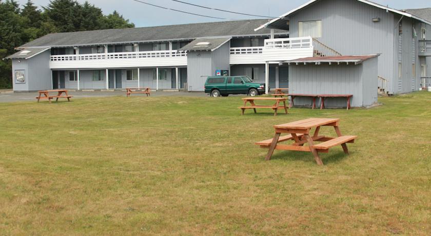 Отель The Beach Walk Inn