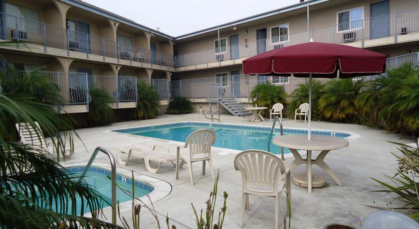 Отель Pacific Inn