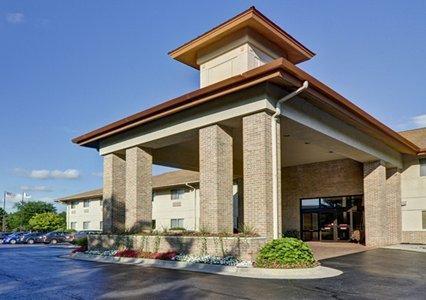 Отель Comfort Inn Okemos