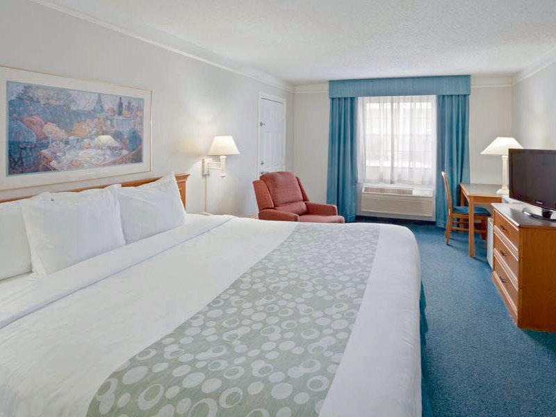 Отель La Quinta Inn Omaha Northwest