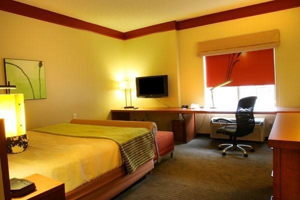Отель La Quinta Inn & Suites Orem University Parkway