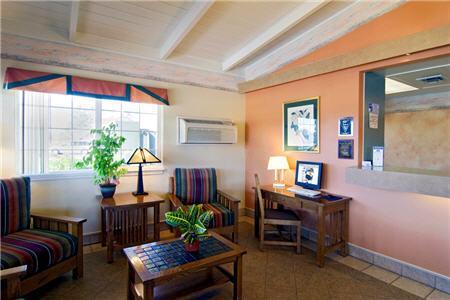 Отель Americas Best Value Inn & Suites Oroville