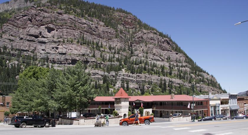 Отель Ouray Chalet Inn