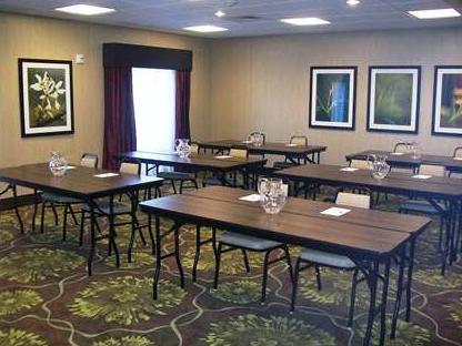 Отель Hampton Inn Ozark