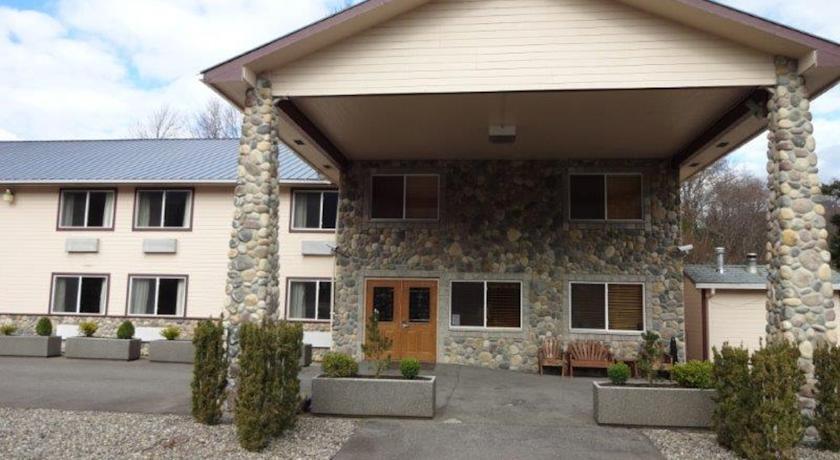 Отель Crest Trail Lodge