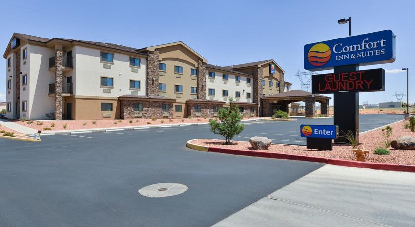 Отель Comfort Inn & Suites Page