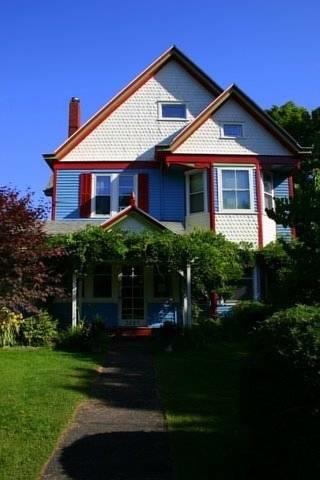 Мини-отель The Clark House Bed and Breakfast