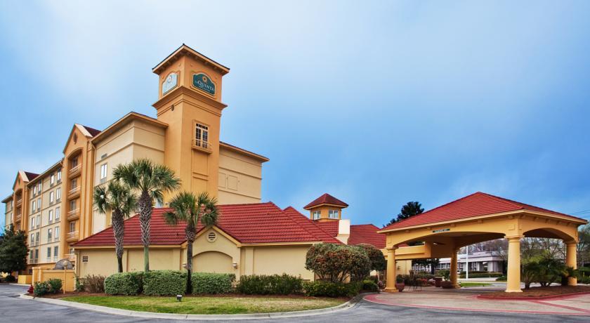 Отель La Quinta Inn & Suites Panama City