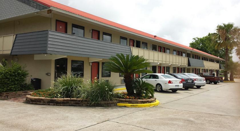 Отель Executive Inn - Panama City Beach