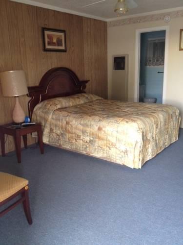 Отель Adobe Sands Motel