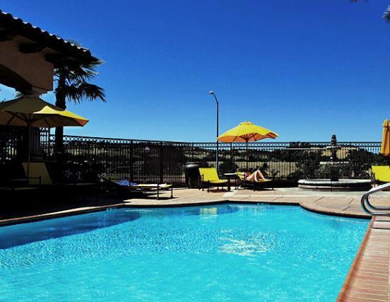 Отель La Bellasera Hotel & Suites