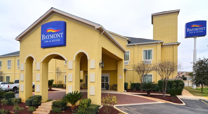 Отель Baymont Inn & Suites