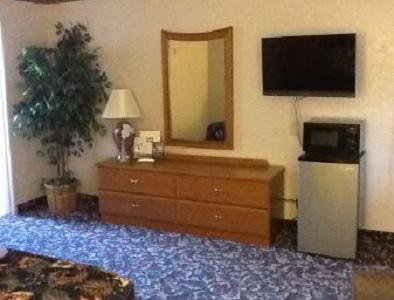 Отель Knights Inn Laura Lodge Pecos